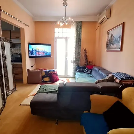 Apartment Budget And Family Friendly Center 200mbps