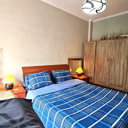 Budget And Family Friendly Center 200mbps Thessalonique