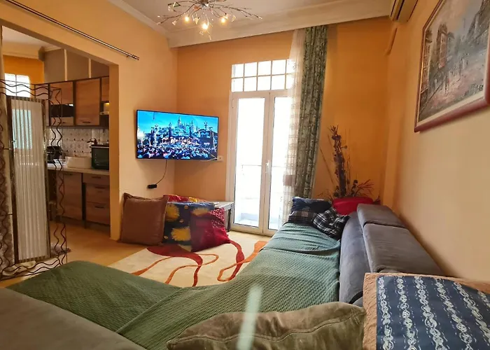 Budget And Family Friendly Center 200mbps Apartament Salonic